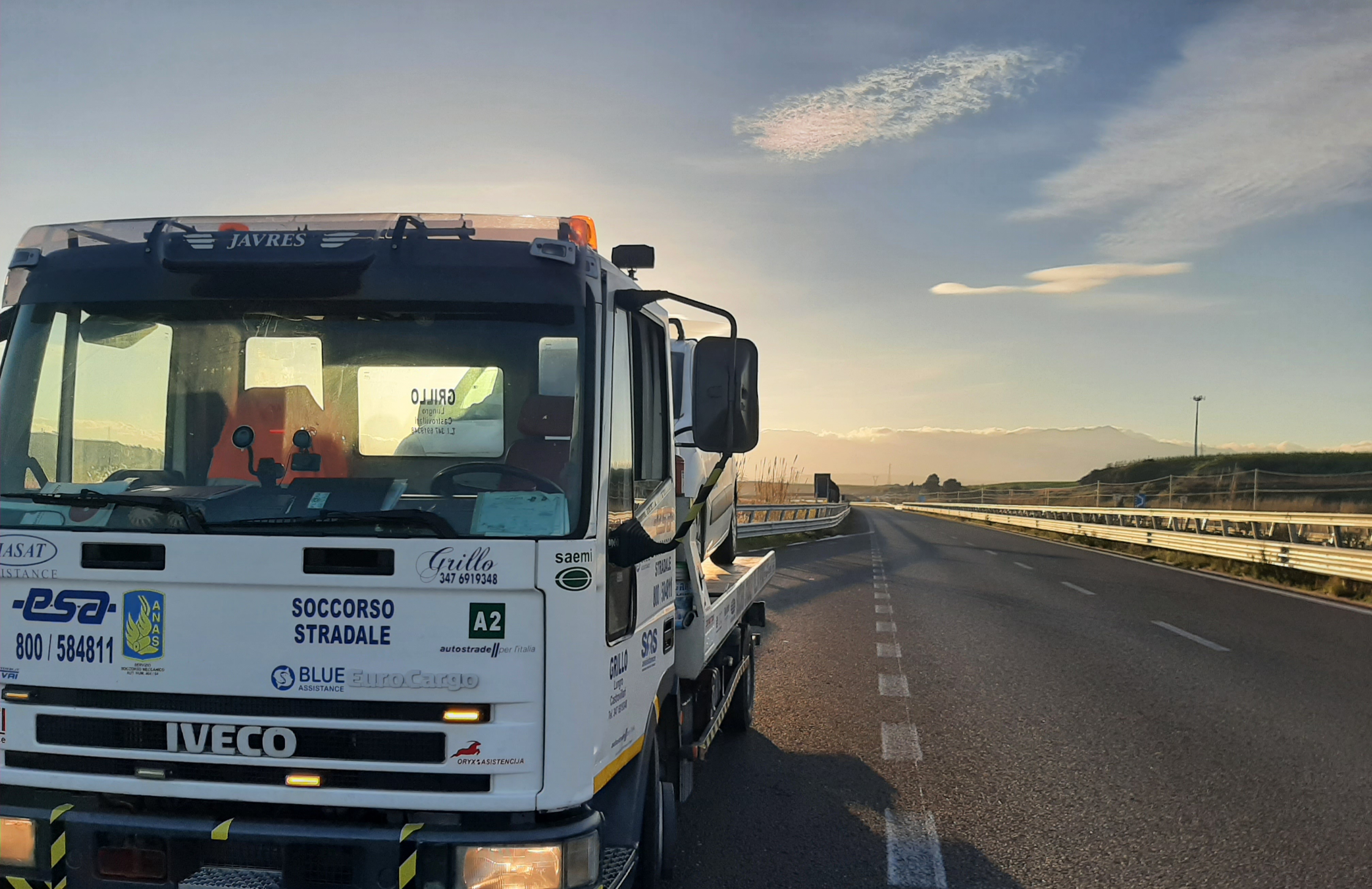 Soccorso stradale autodemolizioni officina GRILLO